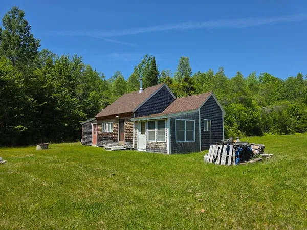$220,000 | 13-15 Bartlett Road, Springfield, ME 04487
