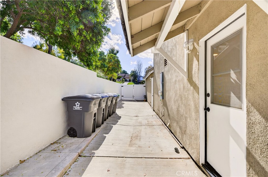 1070 South Road Runner Road Anaheim, CA 92807 - Photo 50 of 70