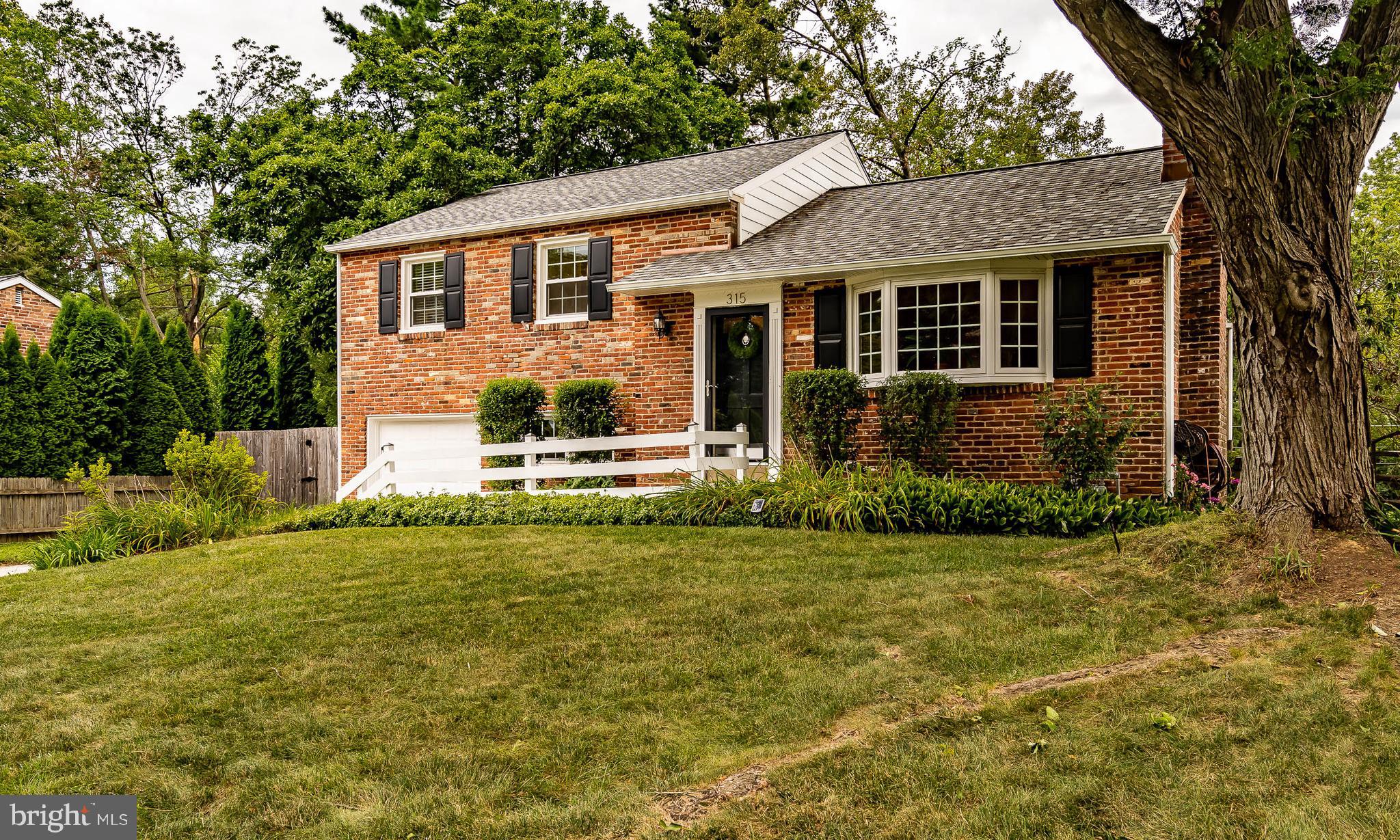 315 Landsende Road Devon, PA 19333 - Photo 3 of 43
