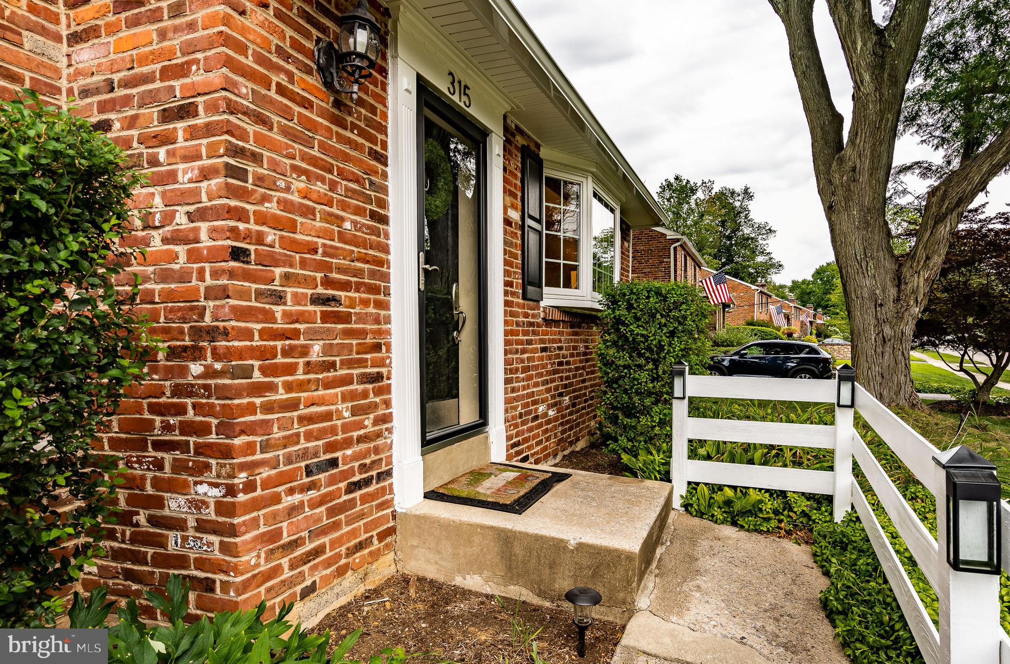 315 Landsende Road Devon, PA 19333 - Photo 4 of 43