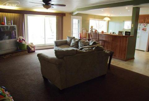 3466 East Pierson Road Flint, MI 48506 - Photo 5 of 13 20204700-4.JPG