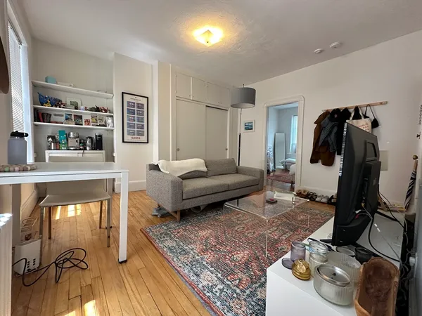 $2,300 | 62 Phillips Street, Unit 1, Boston, MA 02114