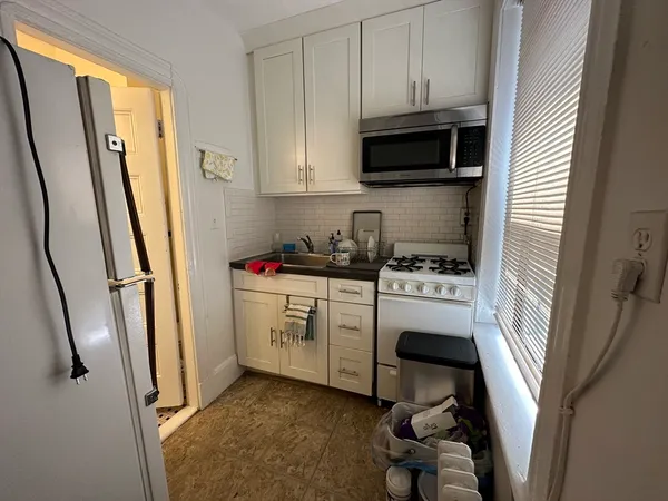 $2,300 | 62 Phillips Street, Unit 1, Boston, MA 02114