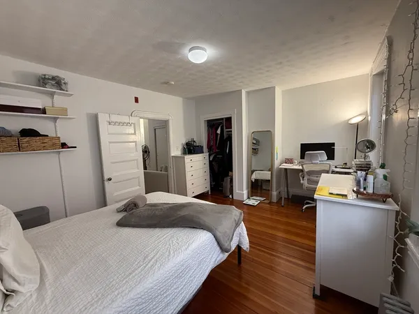 $2,300 | 62 Phillips Street, Unit 1, Boston, MA 02114
