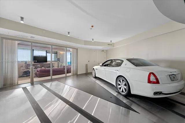 $4,990,000 | 18555 Collins Avenue, Unit 3405, Sunny Isles Beach, FL 33160