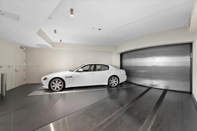 $4,990,000 | 18555 Collins Avenue, Unit 3405, Sunny Isles Beach, FL 33160