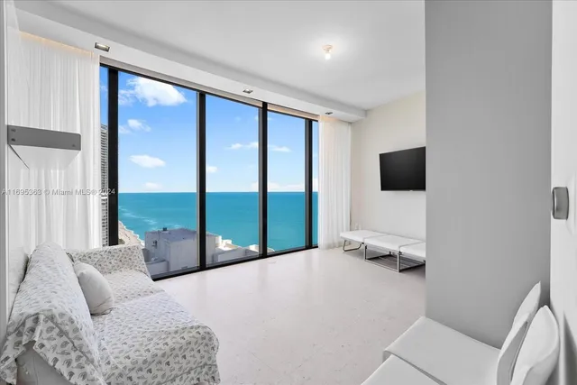$4,990,000 | 18555 Collins Avenue, Unit 3405, Sunny Isles Beach, FL 33160