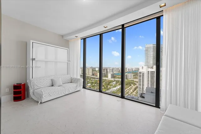$4,990,000 | 18555 Collins Avenue, Unit 3405, Sunny Isles Beach, FL 33160
