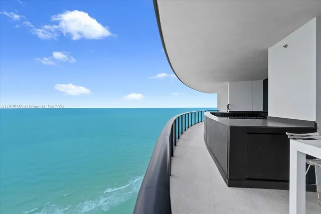 $4,990,000 | 18555 Collins Avenue, Unit 3405, Sunny Isles Beach, FL 33160