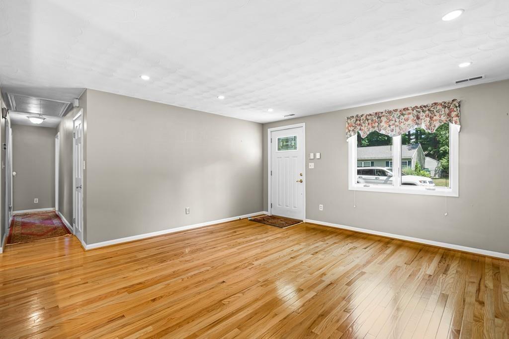 55 Whittier Road Wakefield, MA 01880 - Photo 3 of 23 Gallery Image 3