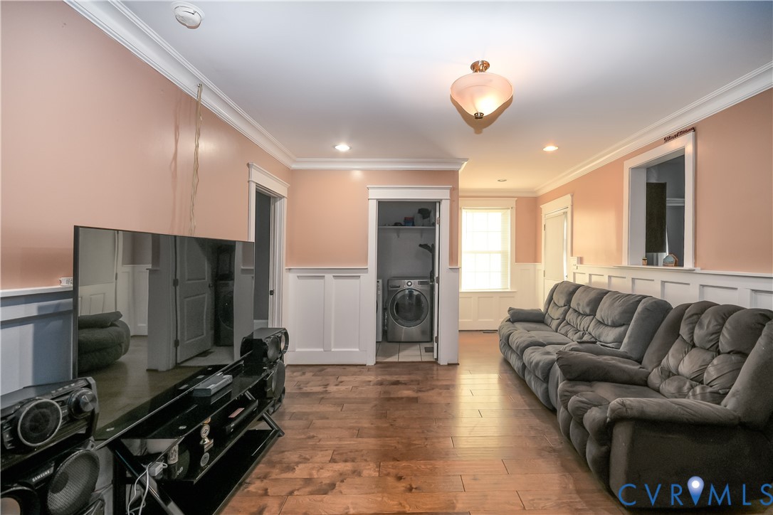 4903 Castlewood Road Richmond, VA 23234 - Photo 3 of 31