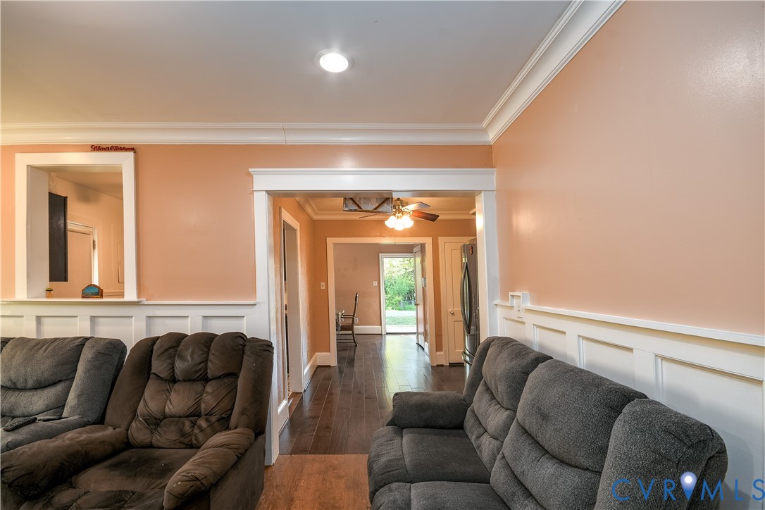 4903 Castlewood Road Richmond, VA 23234 - Photo 4 of 31