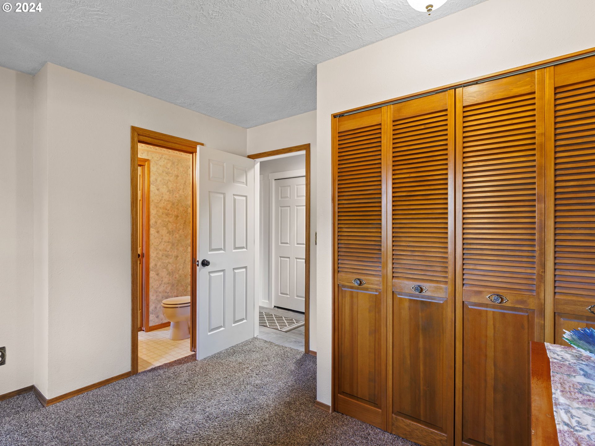 2551 Southeast Barnes Road Gresham, OR 97080 - Photo 22 of 38 a view of a room with windows