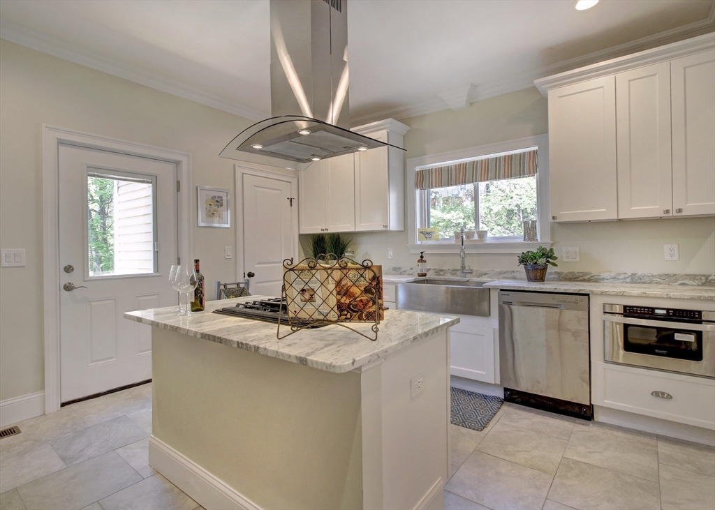 287 Walnut Avenue Boston, MA 02119 - Photo 10 of 31