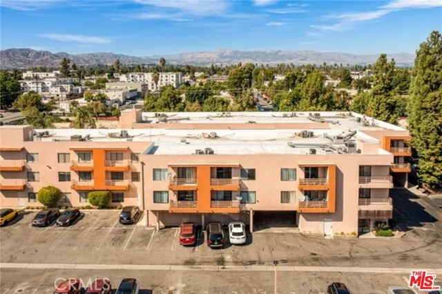 $345,000 | 6815 Remmet Avenue, Unit 310, Canoga Park, CA 91303