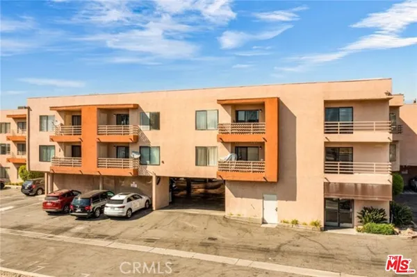 $340,000 | 6815 Remmet Avenue, Unit 310, Canoga Park, CA 91303