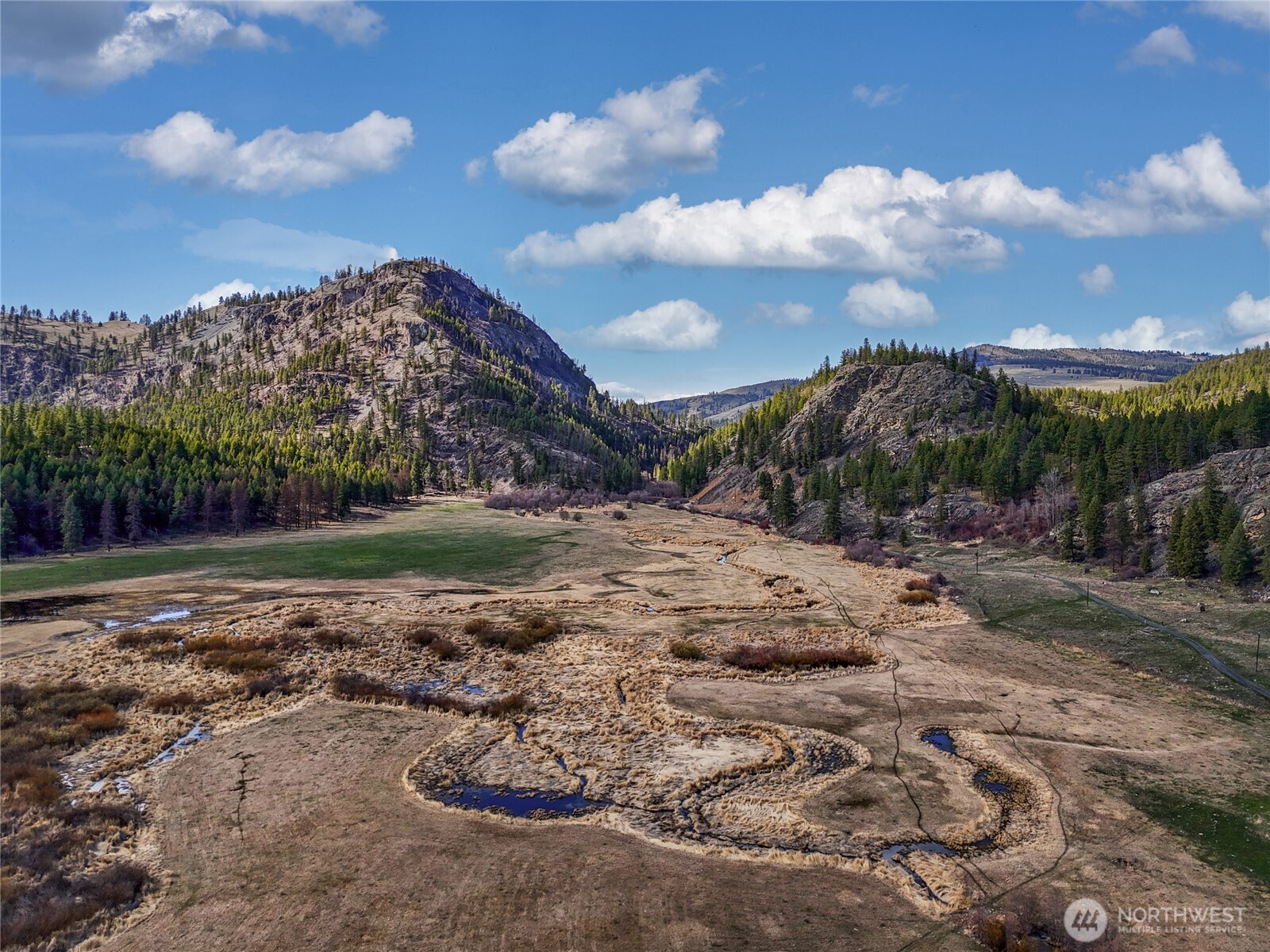 1721 Aeneas Valley Road Tonasket, WA 98855 - Photo 11 of 40
