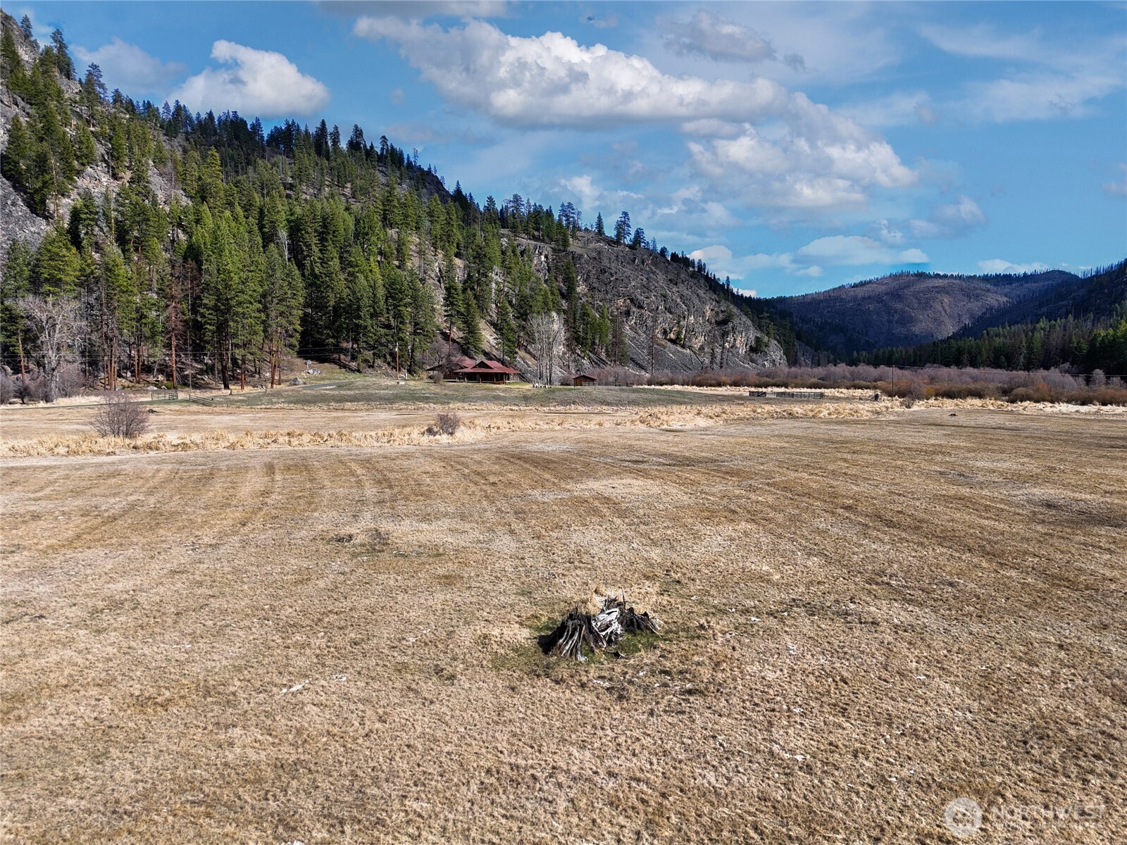 1721 Aeneas Valley Road Tonasket, WA 98855 - Photo 14 of 40