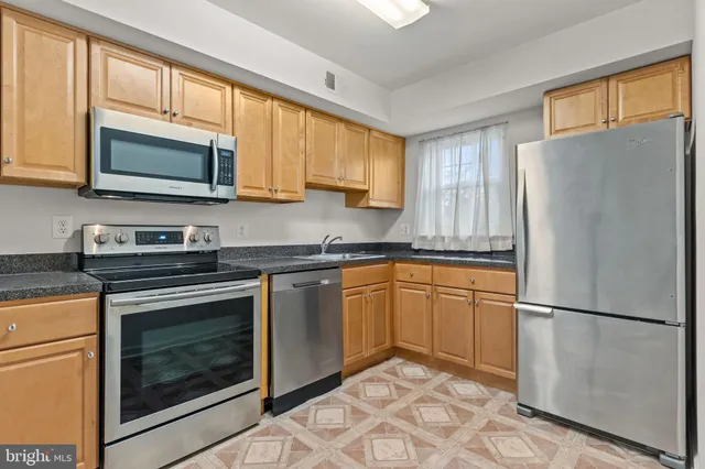 $350,000 | 18 Yorktown Court, Blue Bell, PA 19422