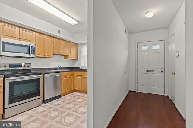 $350,000 | 18 Yorktown Court, Blue Bell, PA 19422