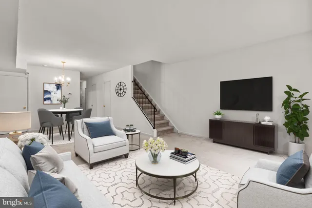 $350,000 | 18 Yorktown Court, Blue Bell, PA 19422