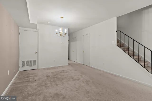 $350,000 | 18 Yorktown Court, Blue Bell, PA 19422