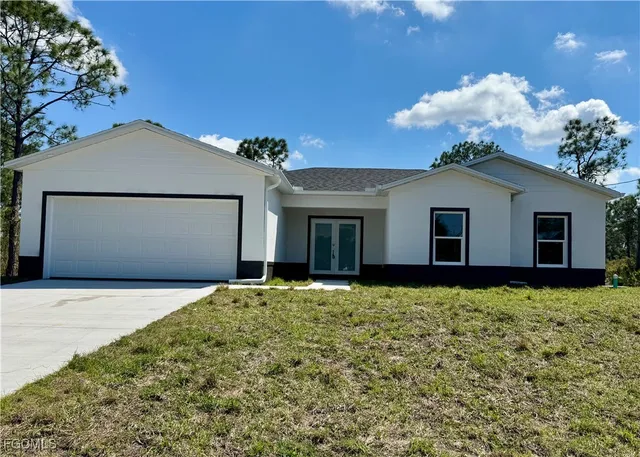 $325,000 | 325 Hermosa Avenue, Lehigh Acres, FL 33974