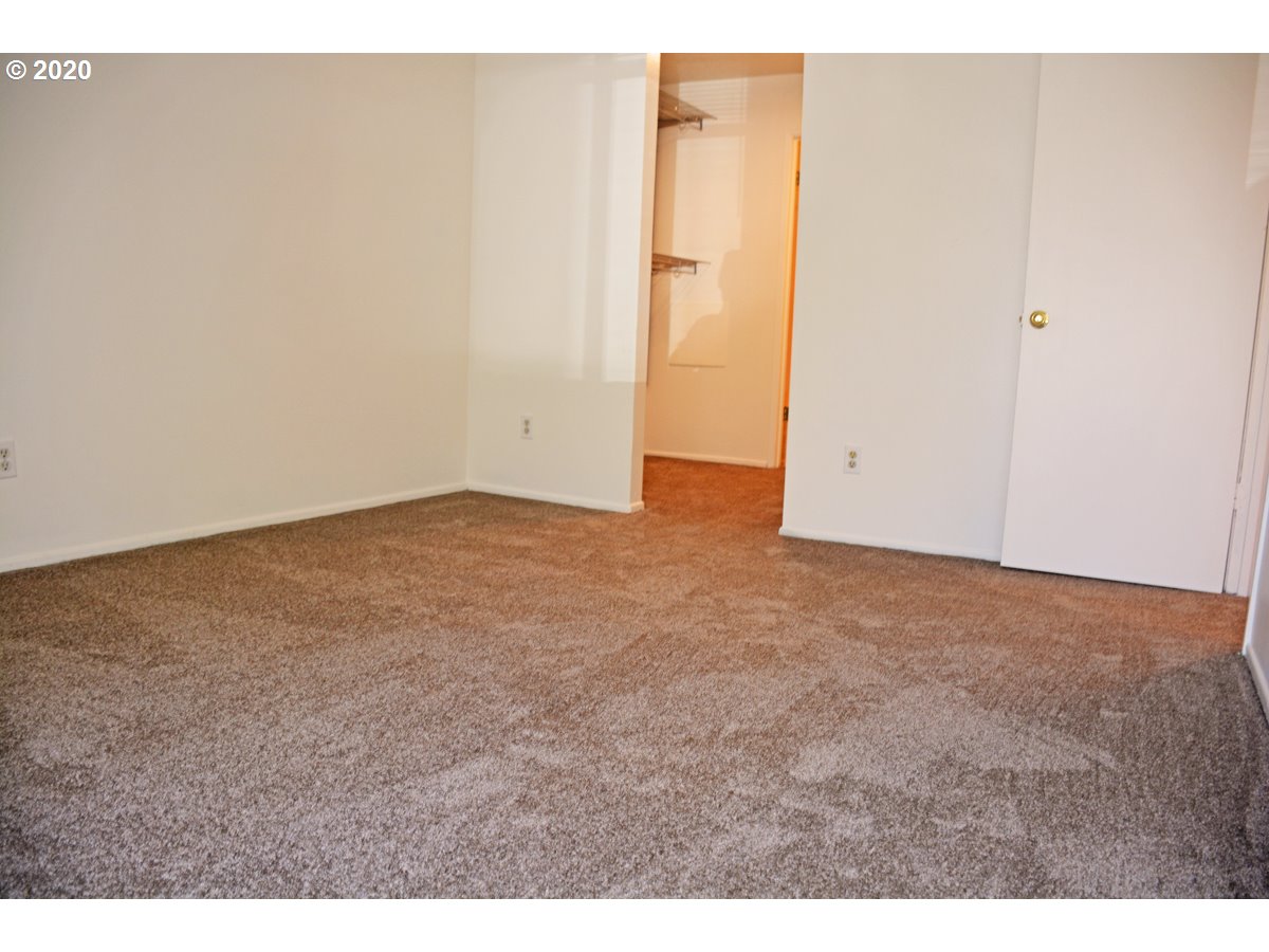 6745 Southwest Scholls Ferry Road, Unit 31 Beaverton, OR 97008 - Photo 16 of 32