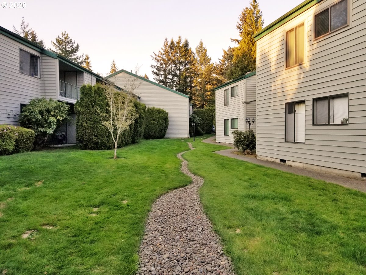 6745 Southwest Scholls Ferry Road, Unit 31 Beaverton, OR 97008 - Photo 30 of 32