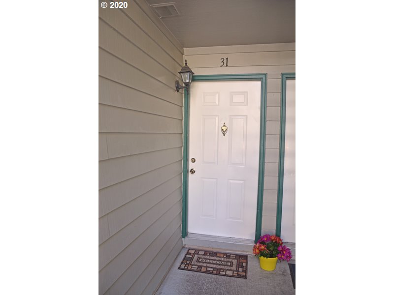6745 Southwest Scholls Ferry Road, Unit 31 Beaverton, OR 97008 - Photo 4 of 32
