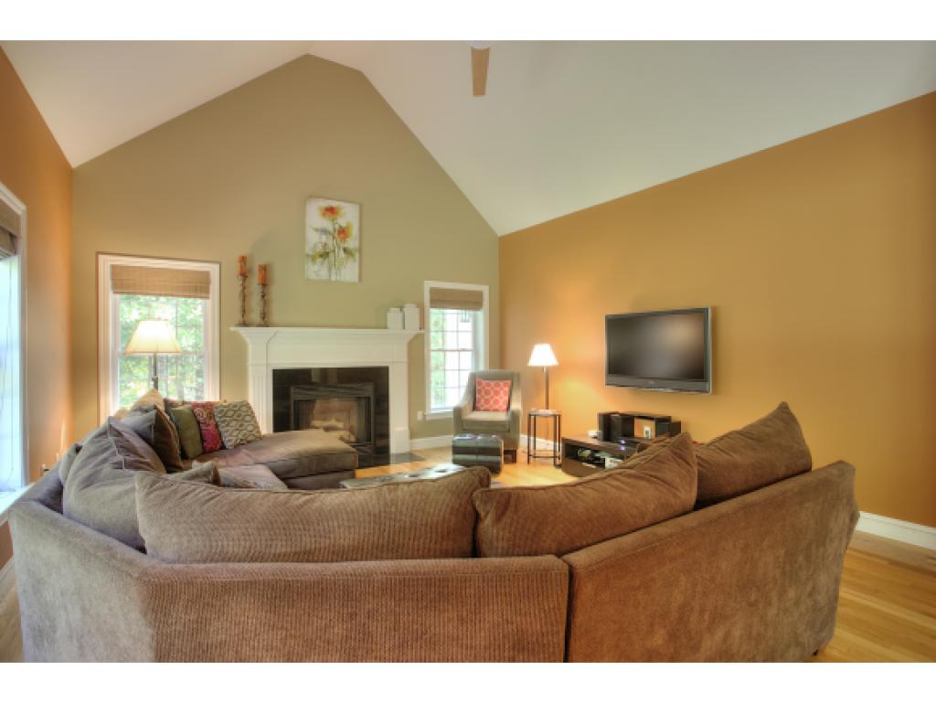23 Wiggin Road Bedford, NH 03110 - Photo 11 of 34
