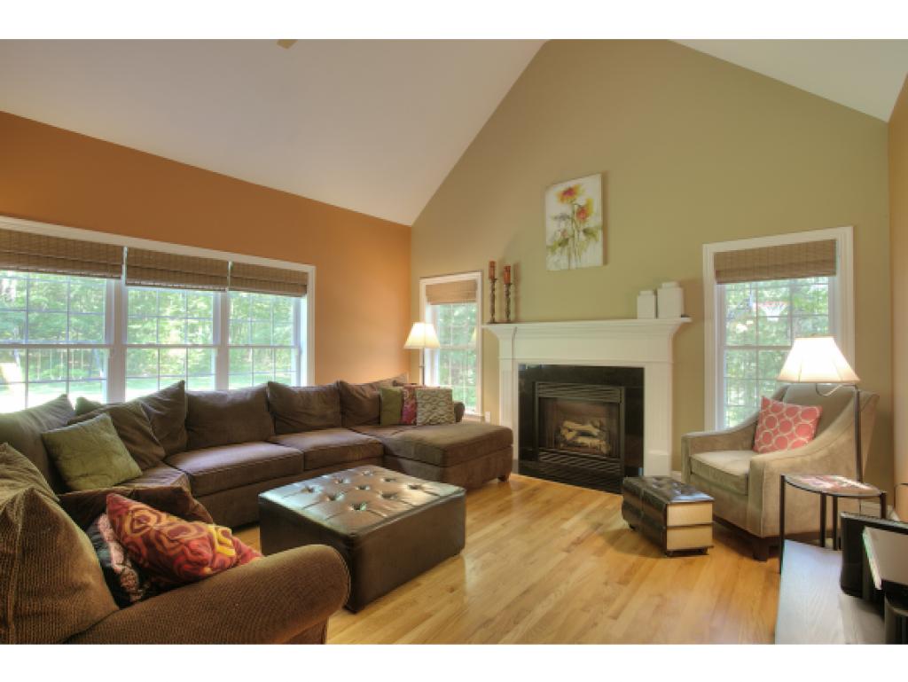 23 Wiggin Road Bedford, NH 03110 - Photo 12 of 34