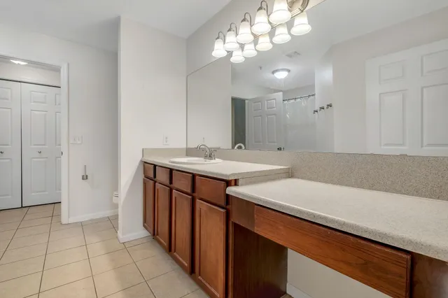 $190,000 | 2801 Chancellorsville Drive, Unit 333 & 3B, Tallahassee, FL 32312