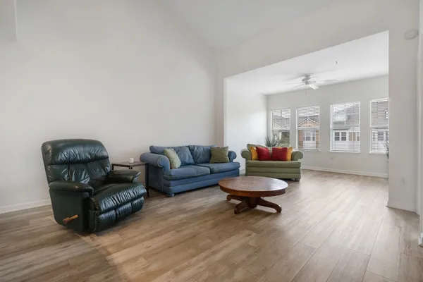 $190,000 | 2801 Chancellorsville Drive, Unit 333 & 3B, Tallahassee, FL 32312