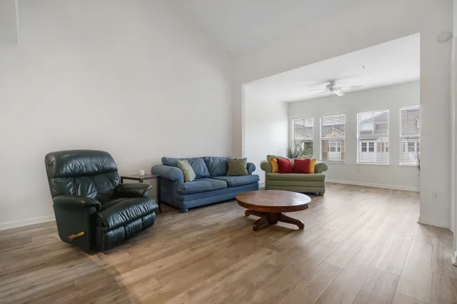 $190,000 | 2801 Chancellorsville Drive, Unit 333 & 3B, Tallahassee, FL 32312