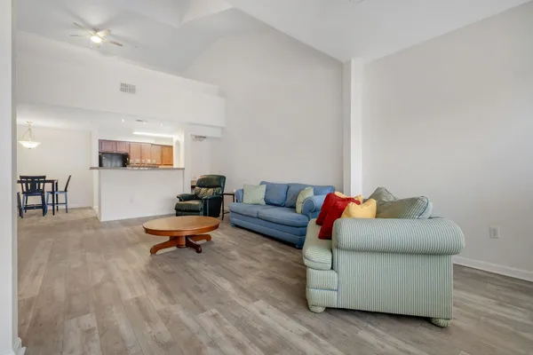 $190,000 | 2801 Chancellorsville Drive, Unit 333 & 3B, Tallahassee, FL 32312