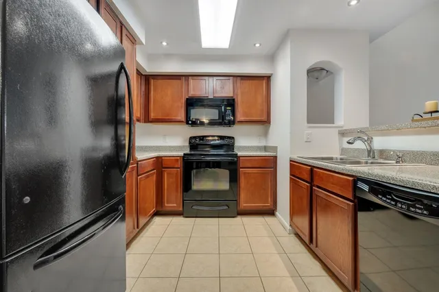 $190,000 | 2801 Chancellorsville Drive, Unit 333 & 3B, Tallahassee, FL 32312