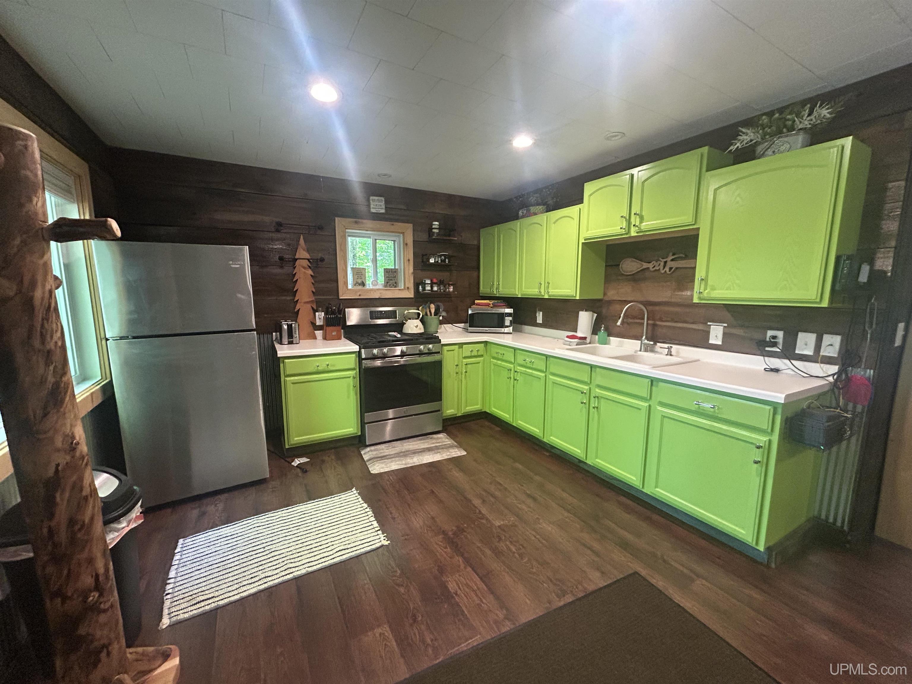 285 N Round Lake Road Wetmore, MI 49895 - Photo 9 of 28