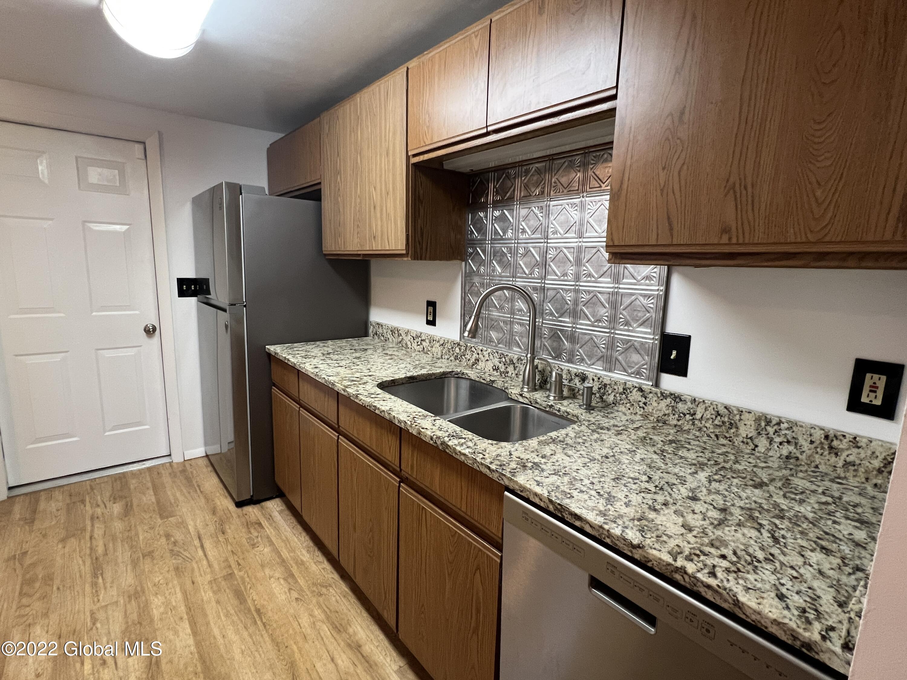 262 Thimbleberry Road Malta, NY 12020 - Photo 7 of 35 IMG_8698