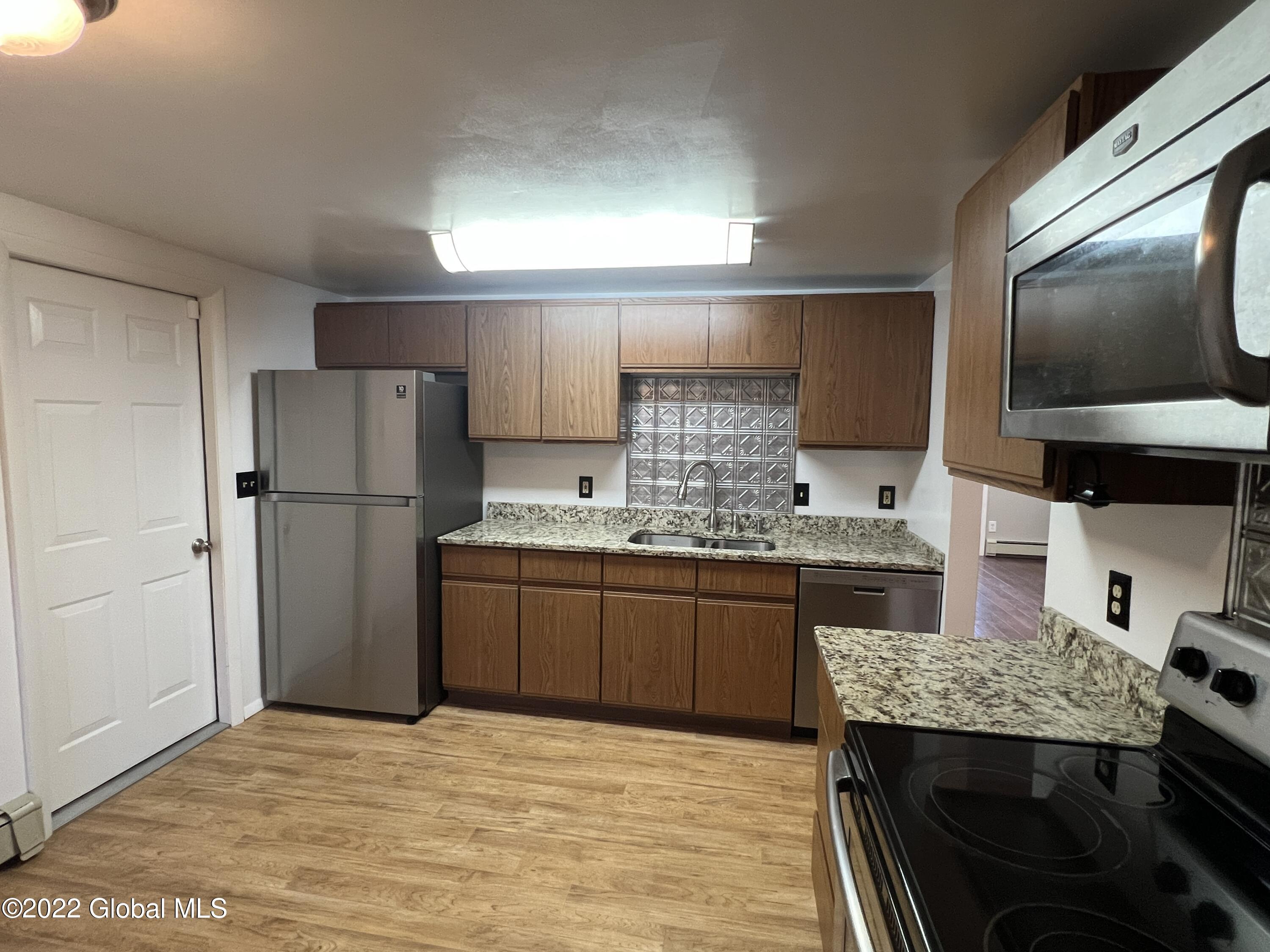 262 Thimbleberry Road Malta, NY 12020 - Photo 8 of 35 IMG_8707