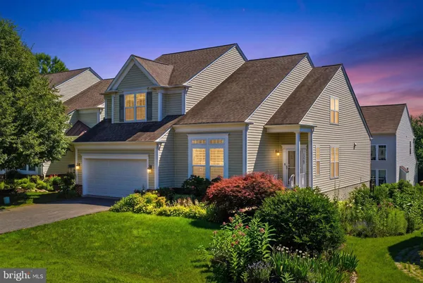 $1,049,900 | 13507 Jeb Stuart Square, Centreville, VA 20120