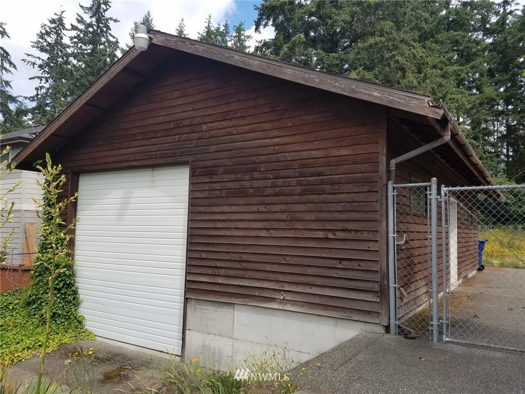 3606 Northeast 7th Street Renton, WA 98056 - Photo 2 of 4
