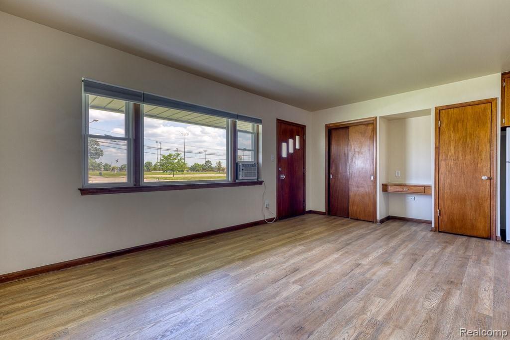 12523 Pennsylvania Road, Unit 10 Riverview, MI 48193 - Photo 4 of 9