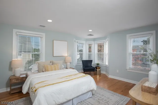 $4,200 | 122 North Fullerton Avenue, Unit 2, Montclair, NJ 07042