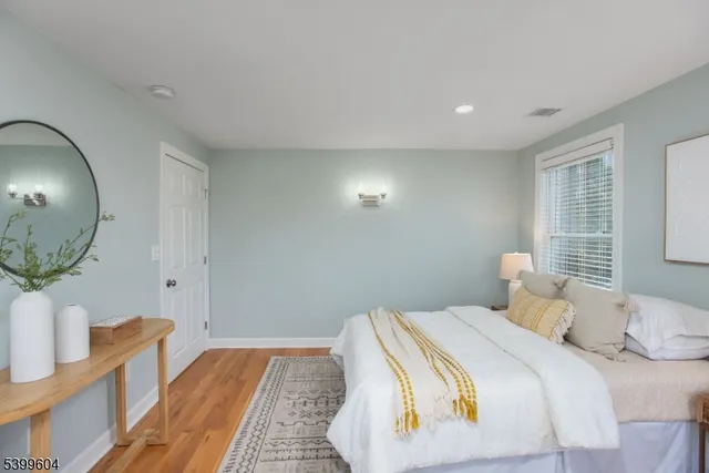 $4,200 | 122 North Fullerton Avenue, Unit 2, Montclair, NJ 07042