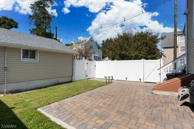 $4,200 | 122 North Fullerton Avenue, Unit 2, Montclair, NJ 07042