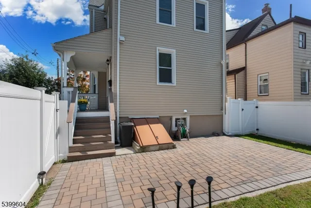 $4,200 | 122 North Fullerton Avenue, Unit 2, Montclair, NJ 07042