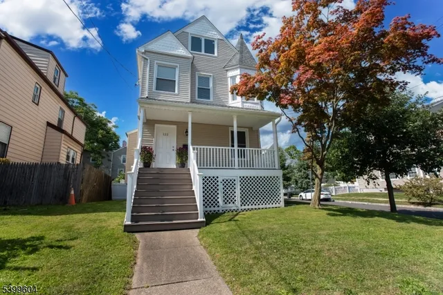 $4,200 | 122 North Fullerton Avenue, Unit 2, Montclair, NJ 07042