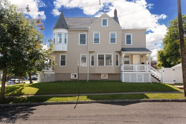 $4,200 | 122 North Fullerton Avenue, Unit 2, Montclair, NJ 07042