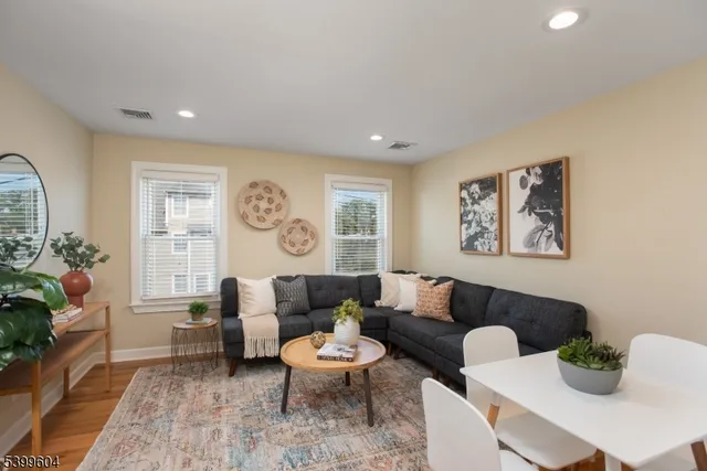 $4,200 | 122 North Fullerton Avenue, Unit 2, Montclair, NJ 07042